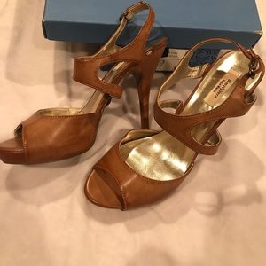 Simply Vera Wang NEW TanLeatherHighHeel Sandals 10